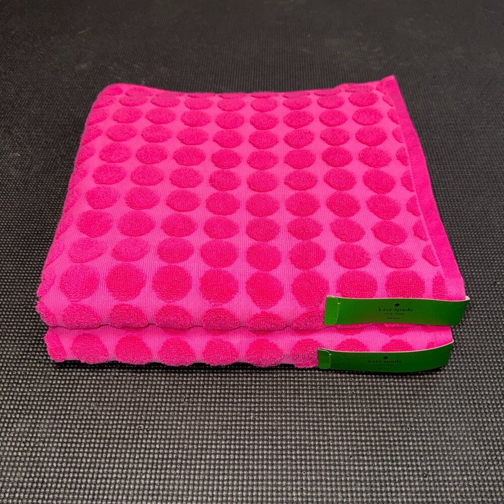 2 Kate Spade Fuchsia Pink Raised Dots Polka Dot Bath Towels Towel Set Hot Pink